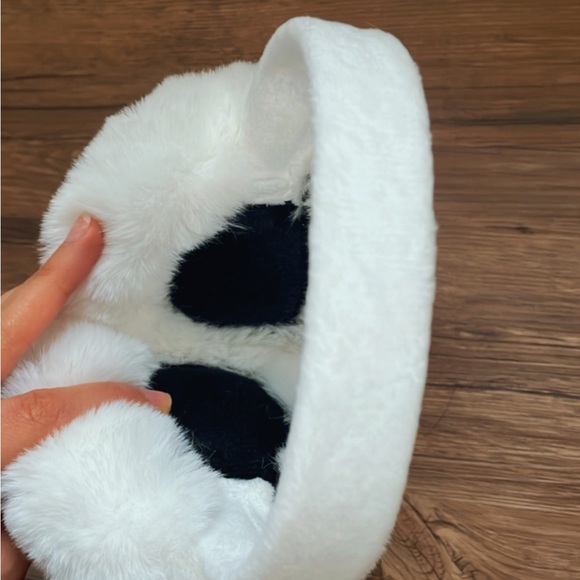 Earmuffs fluffy white and soft! - Picture 2 of 3